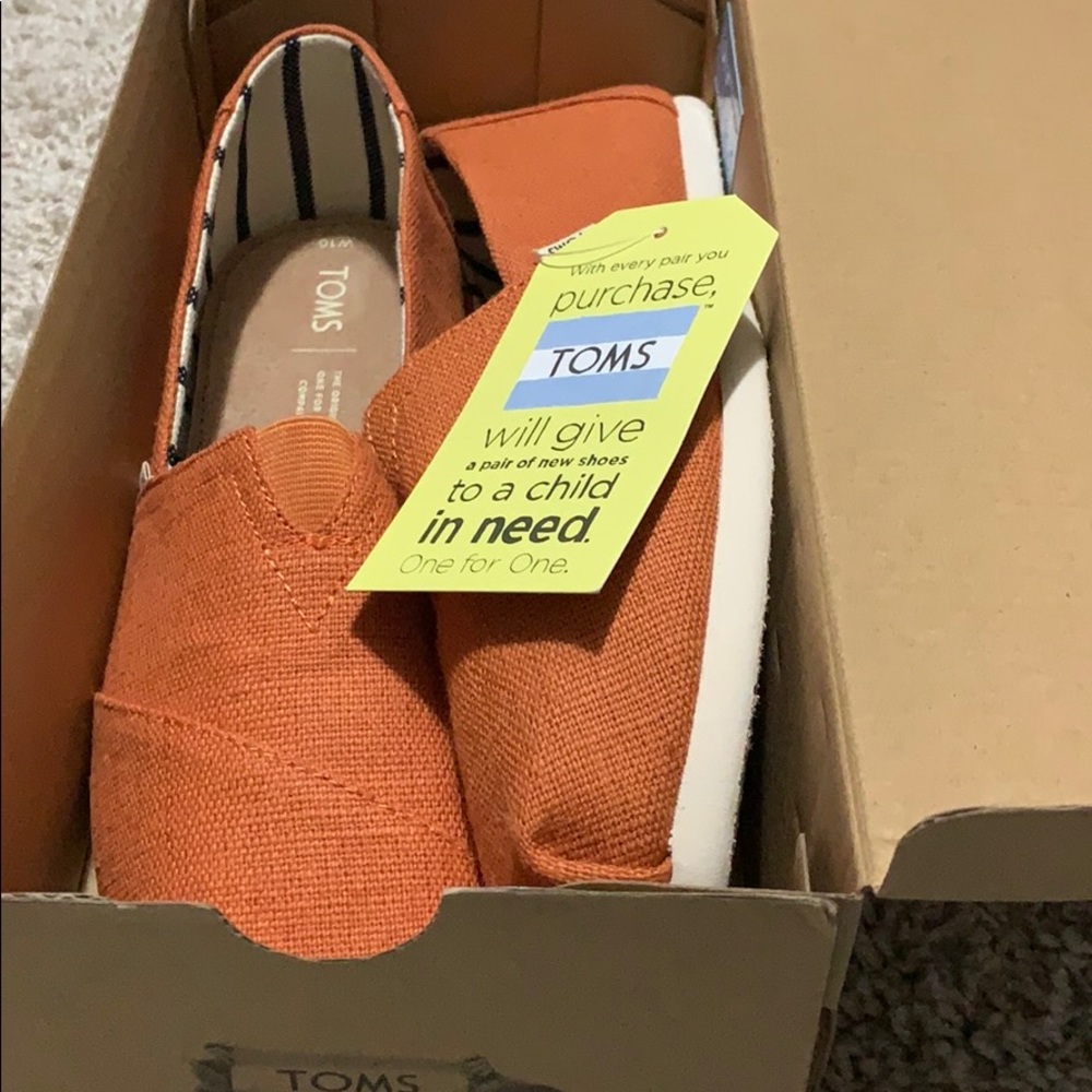 New with Tags TOMS